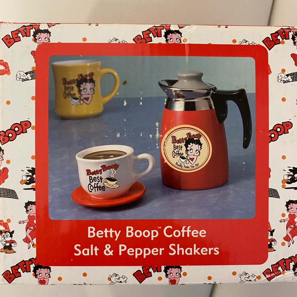 Bettyboop salt and pepper shakers